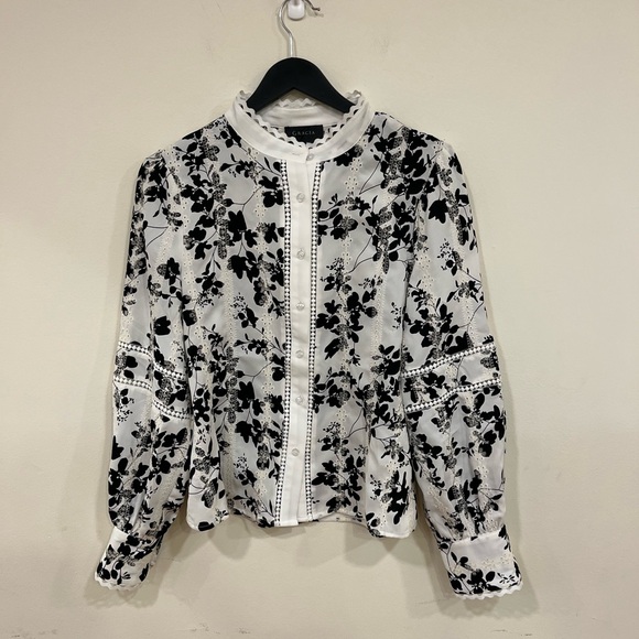 Gracia Black and White Floral Blouse - Picture 3 of 6